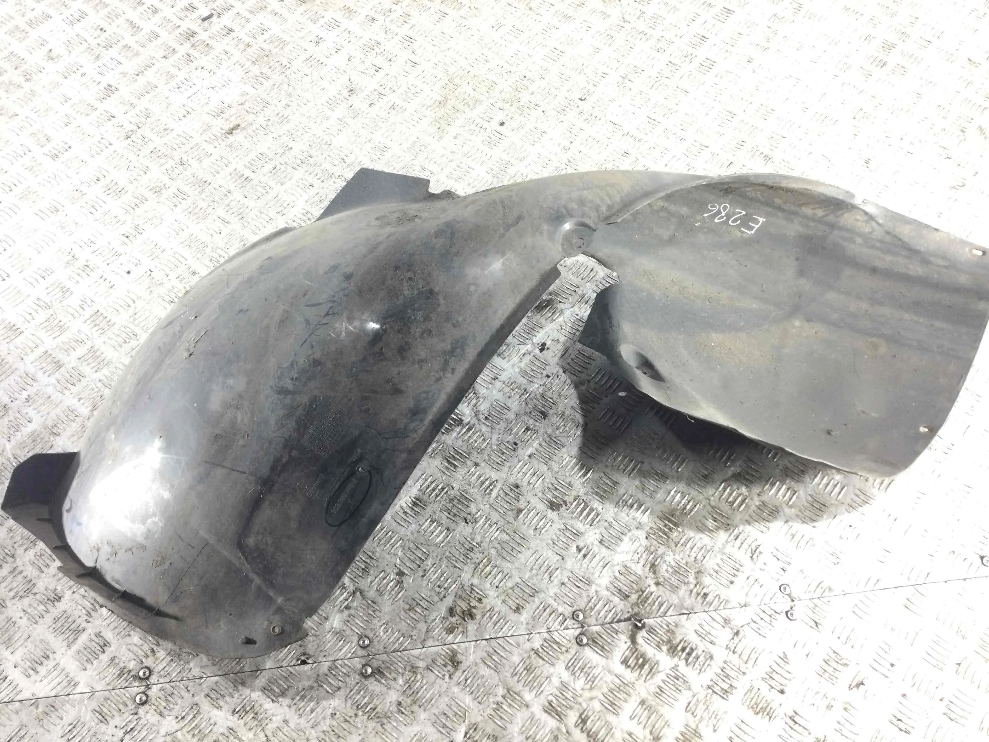Защита арок передняя правая (подкрылок) Volkswagen Passat CC 1 поколение (2008-2012) дизель 2.0 TDI Автомат Седан