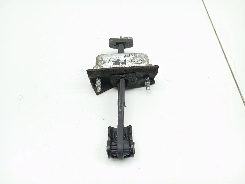 Ограничитель двери Ford Focus 2007
