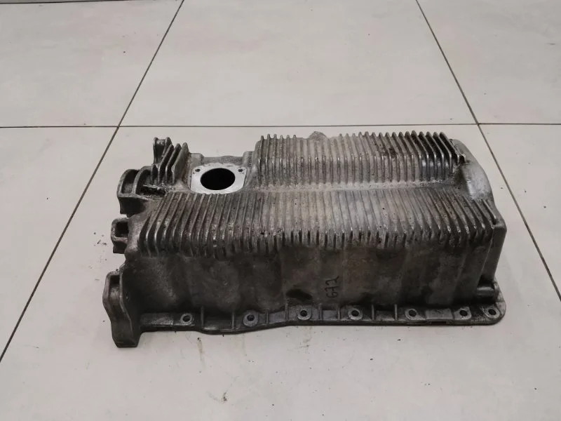 Поддон масляный двигателя Volkswagen Jetta 5 1K2