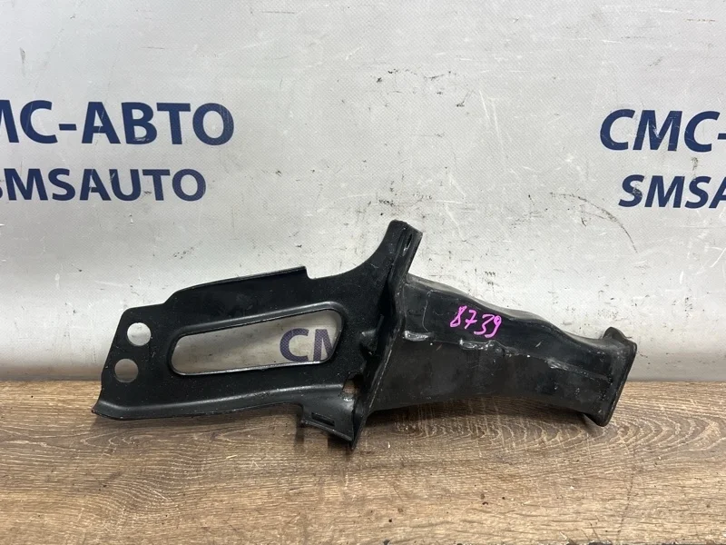Кронштейн подрамника Volvo XC60 30760140 XC60, передний левый