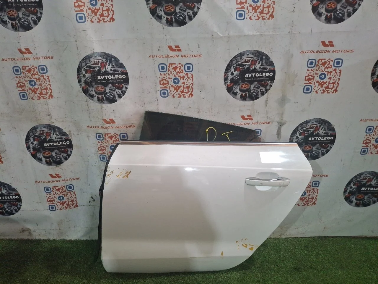 Дверь задняя левая Audi A7 2012 4G8833051A 4G CDUC