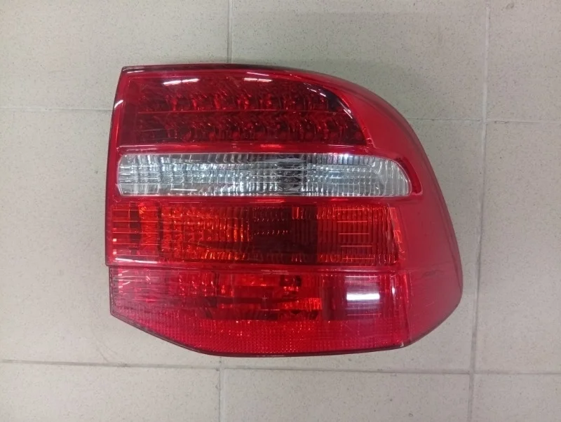 Фонарь Porsche Cayenne 2008 957