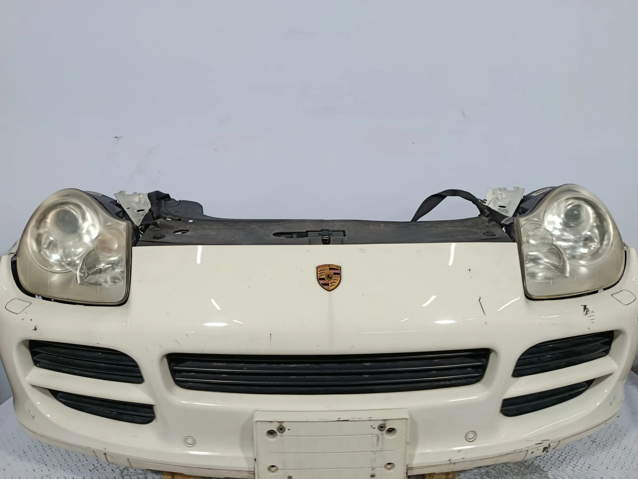 НОУСКАТ PORSCHE CAYENNE 95550531100 белый FA751