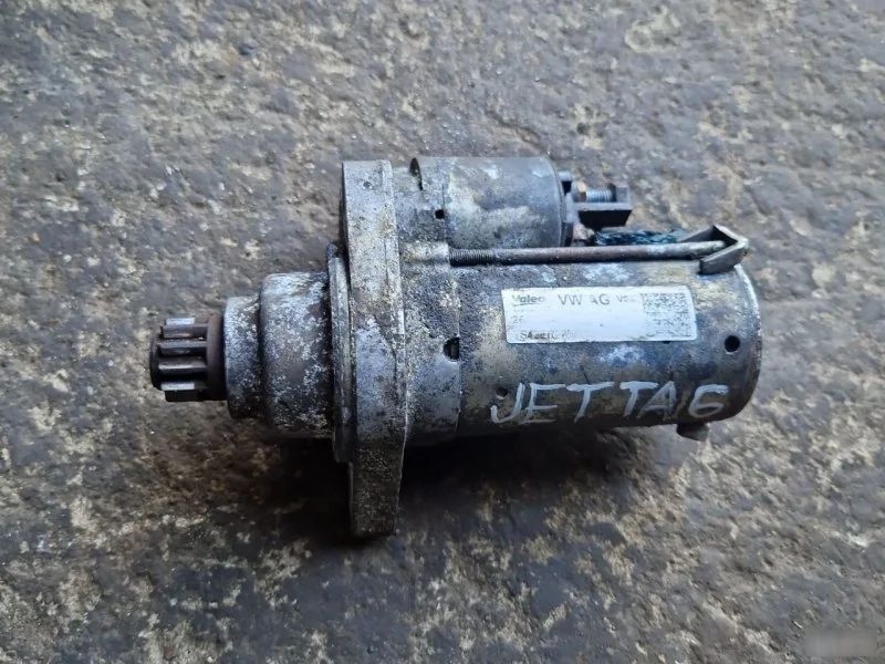 Стартер Volkswagen Golf 0AM911023B