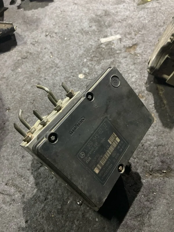 Блок ABS Mercedes-Benz C-Class A2095450232 W203