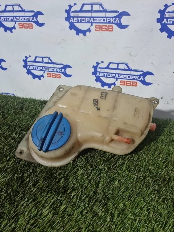Бачок расширительный Volkswagen Passat 8D0121403L B5