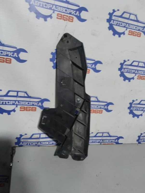 Кронштейн бампера Volvo S80 2007 30796388 2 B5254T6, передний правый
