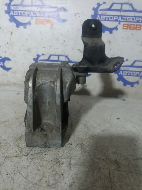 Подушка двигателя Volkswagen Caddy 2014 1K0199262CG MAXI CBZB, правая