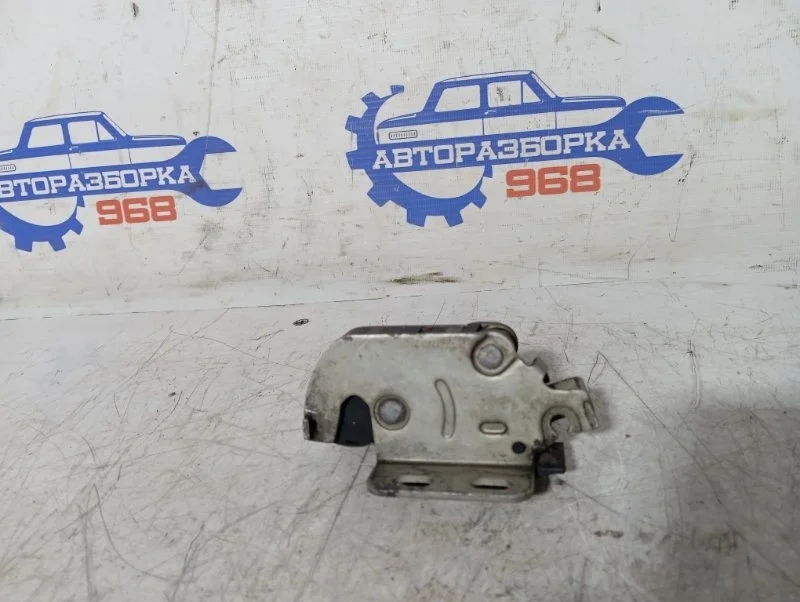 Замок Mercedes-Benz Sprinter А9067401135 W906, задний левый
