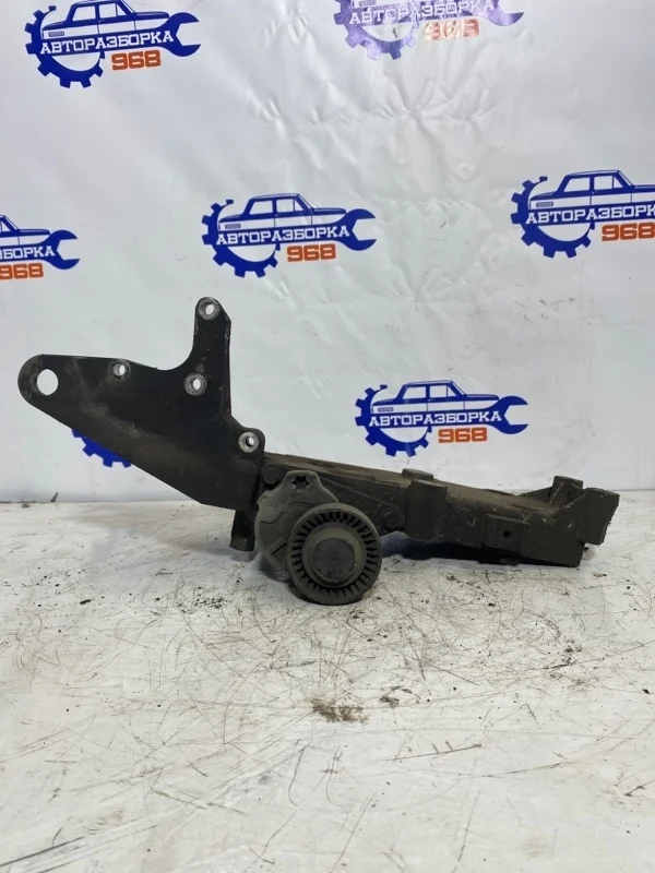Кронштейн генератора Volvo S40 9497106 1 B4204S2