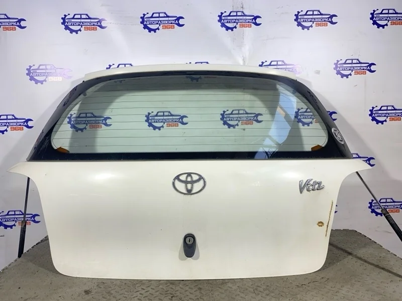 Крышка багажника Toyota Vitz 2001 6700552011 1SZFE