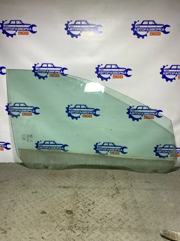 Стекло Ford Focus 2005 1342622 2 QQDB, переднее правое