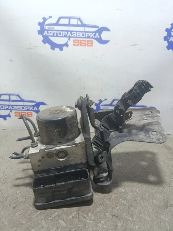 Блок ABS Volkswagen Caddy 2013 1K0907379BL MAXI CBZB 1.2