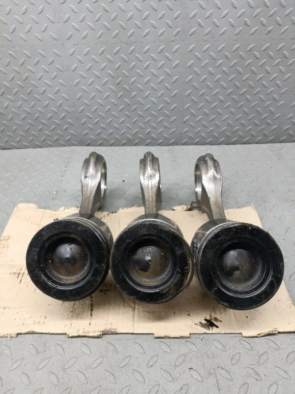 Поршня FIAT Ducato 2009 504386684 244 F1AE0481C