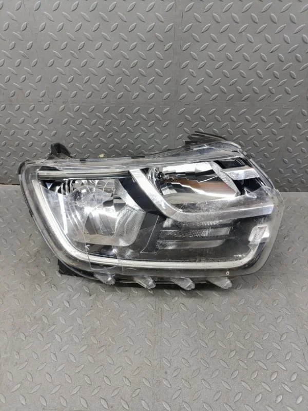Блок розжига Renault Duster 2021 260103537R 2 H5HA, правый