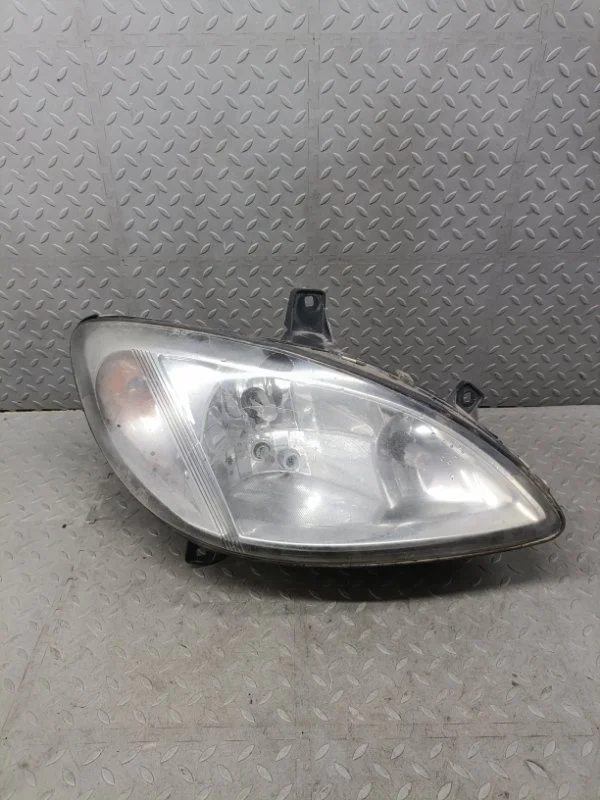Фара Mercedes-Benz Vito 2004 A6398200261 W639 D112951, передняя правая