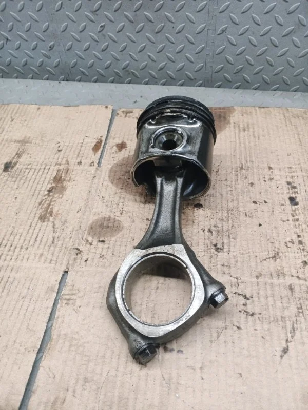 Поршень FIAT Ducato 2009 504386684 244 F1AE0481C
