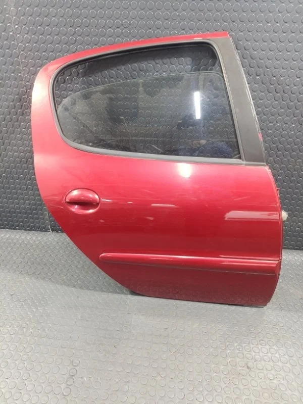 Дверь Peugeot 206 2008 9008A5 3E KFW 1.4, задняя правая