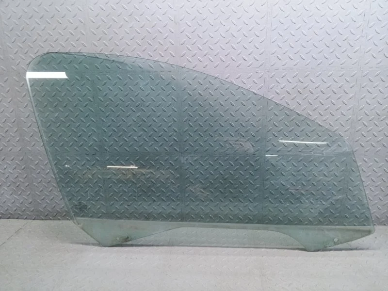 Стекло двери Peugeot 206 2008 9202F4 3E KFW 1.4, переднее правое