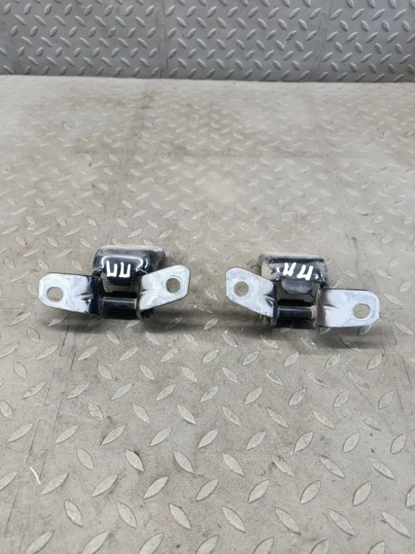 Петля двери Mazda CX-7 2007 F15158210A, передняя правая