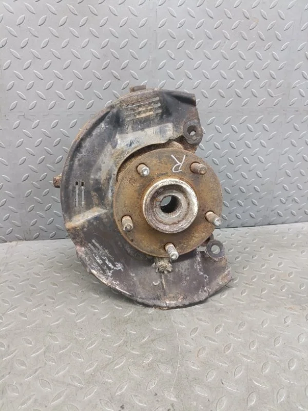 Кулак поворотный Mitsubishi Galant 2002 MR369820 8 4G64, передний правый