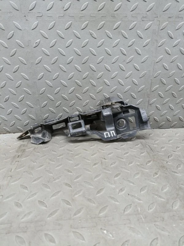 Крепление бампера Volkswagen Golf 2013 5G0807184A 7 CJZB, переднее правое