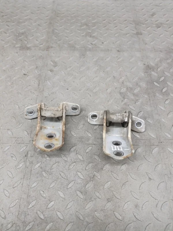 Петли двери Mazda 3 2006 F15158210 BK Z6, передние правые