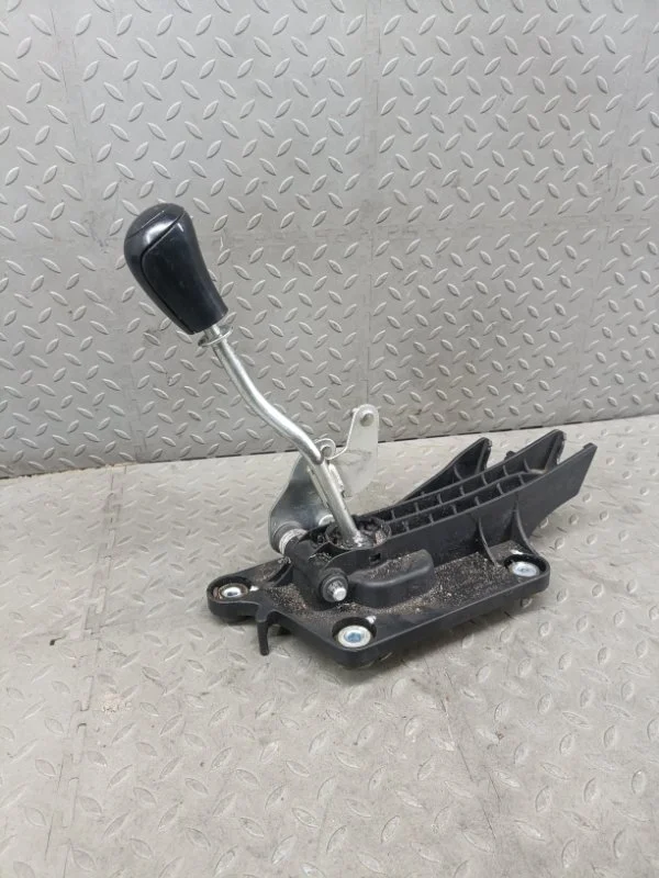 Кулиса МКПП Mazda 3 2006 BP4K46100C BK Z6