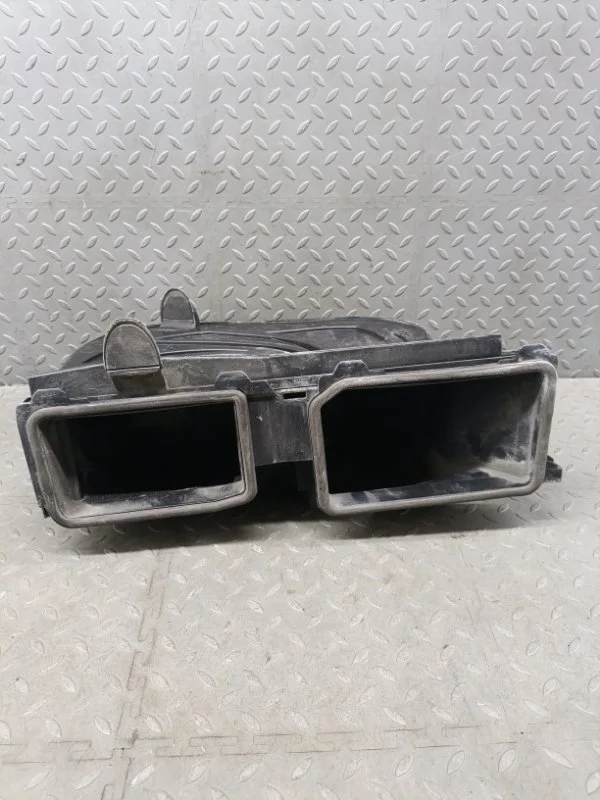 Воздухозаборник Mercedes-Benz E-Class 2010 A2128300103 W212 M272