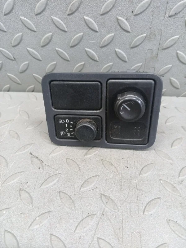 Блок управления зеркалами Nissan Almera 2001 25570BM400 N16 QG15