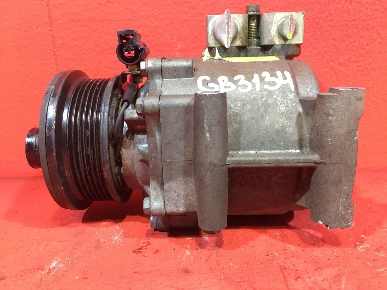 Компрессор кондиционера Ford Fusion Хетчбэк 2002-2012  FXJA 1.4L 1388 куб.см. бензин 59 кВт (80 л.с.) Duratec МКПП
