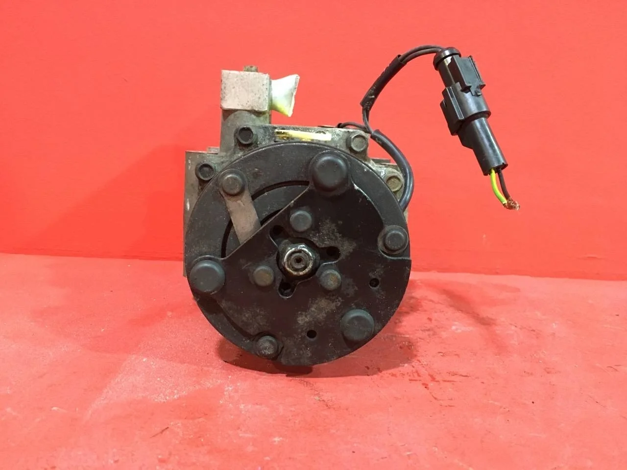 Компрессор кондиционера Ford Fiesta 5 Хетчбэк 2002-2008  FXJB 1.4L 1388 куб.см. бензин 59 кВт (80 л.с.) Duratec МКПП