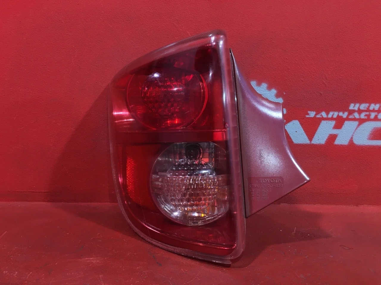 Фонарь задний левый Toyota Celica ZZT230R-BLFGHW Купе 1E7 1999-2006  1ZZFE 1.8L 1794 куб.см. бензин 92-107 кВт (125-145 л.c.) DOHC МКПП
