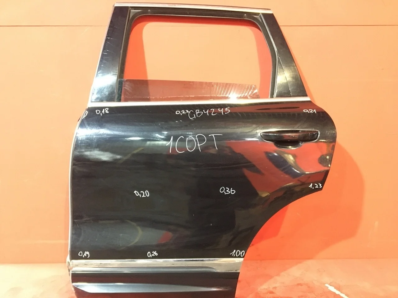 Дверь задняя левая Volkswagen Touareg 2 (NF) SUV 2010-2018  CRCA 3.0L 2967 куб.см. дизель 177 - 180 кВт (240 - 245 л.с.) АКПП