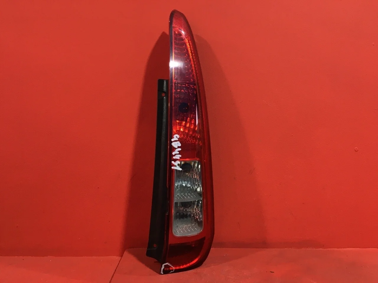 Фонарь задний правый Ford Fusion Хетчбэк 2002-2012  F6JB (F6JA) 1.4L 1399 куб.см. дизель 50 кВт (68 л.с.) TDCi SOHC МКПП
