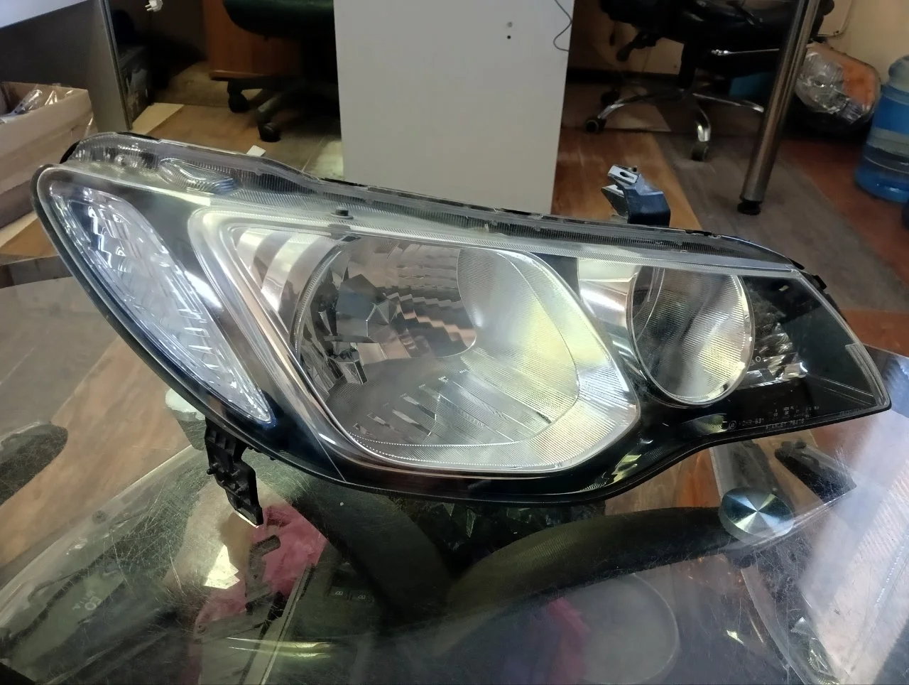 Фара галоген Honda Civic 8 2006-2008 33101SNBG03 4D, передняя правая