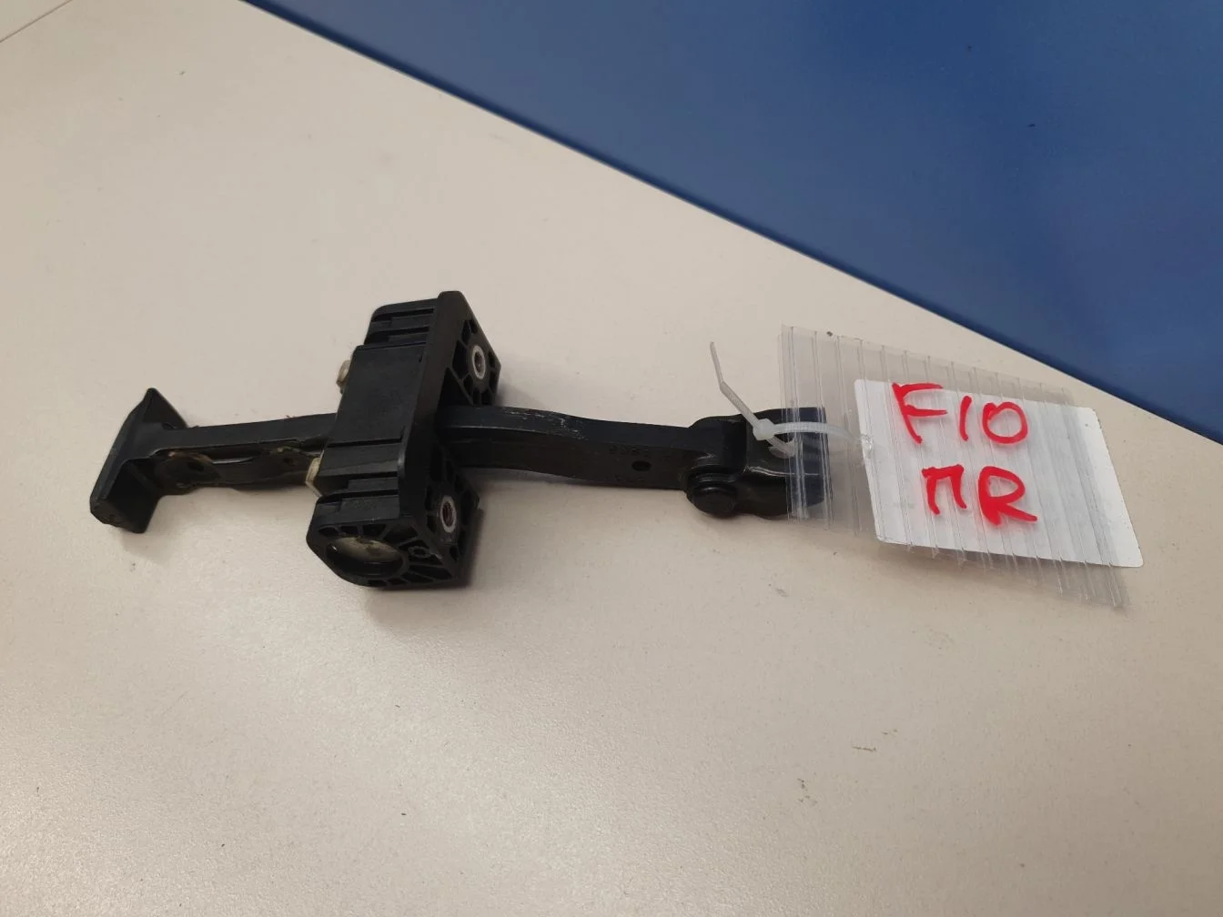 Ограничитель двери передней для BMW 5 F10 2009-2017