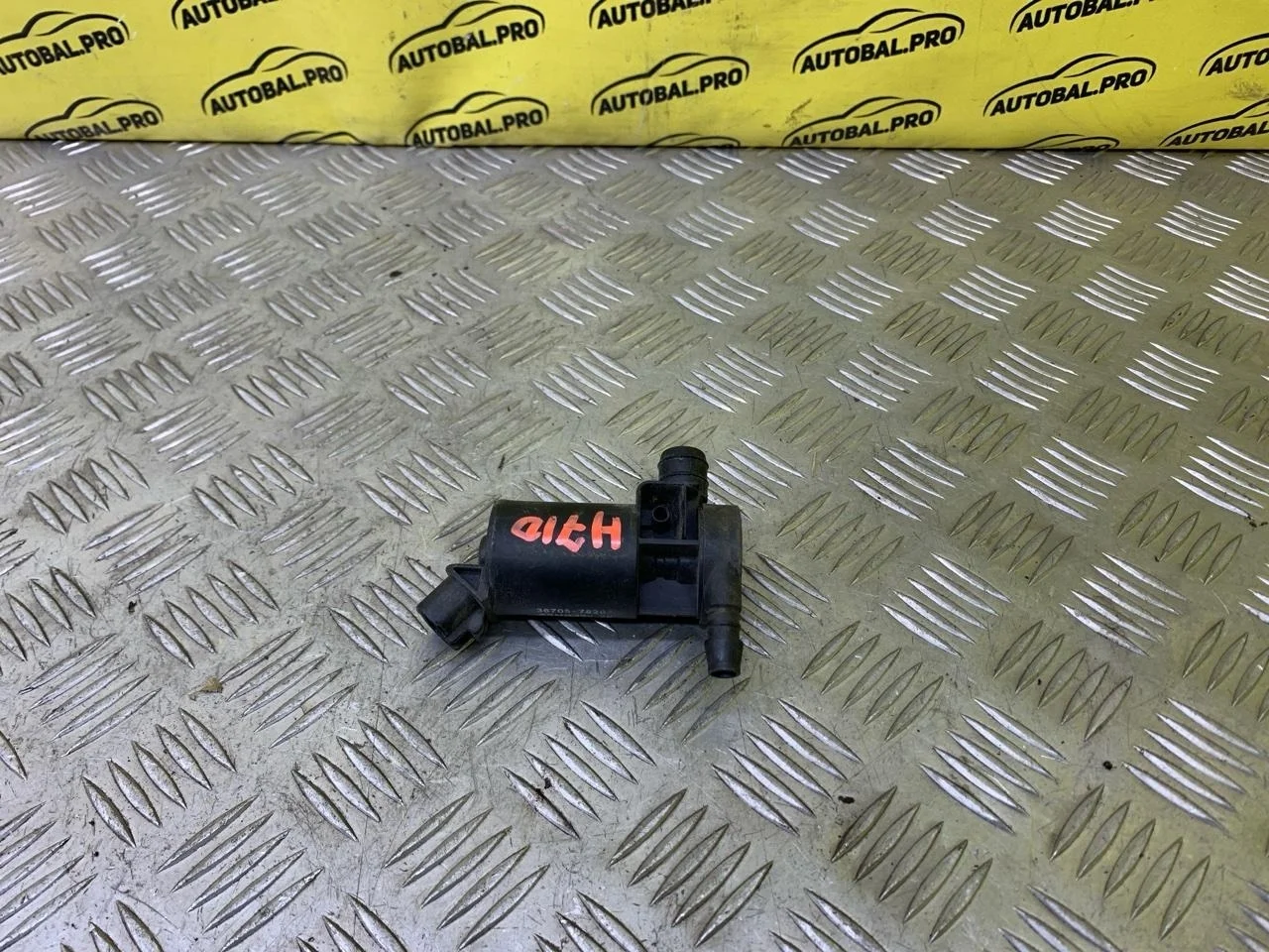 Моторчик омывателя Toyota Hilux (2005-2015) 2012 8528030040 ПИКАП 2.5 D 2KDFTV