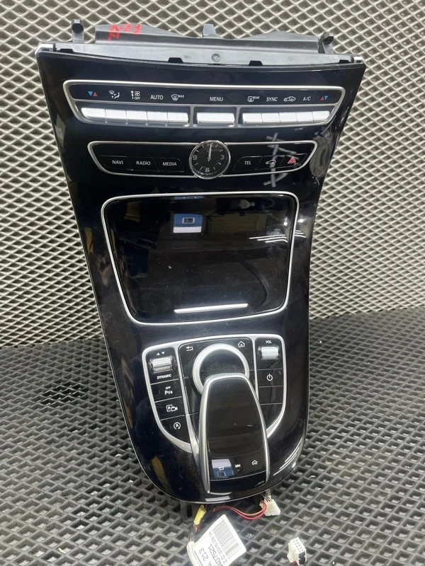 Консоль центральная Mercedes-Benz E-class A2138272000 213 654