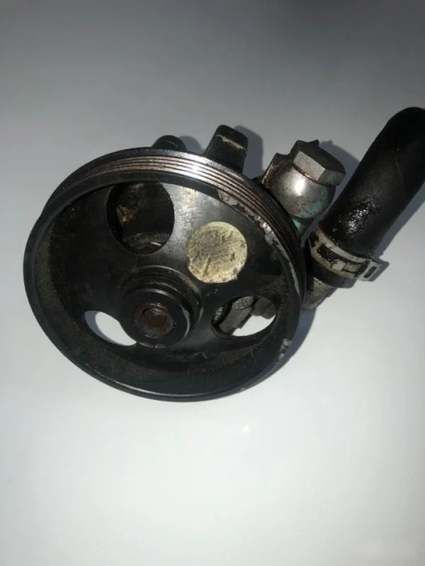 Насос ГУР Chevrolet Cruze 96837813 F16D4