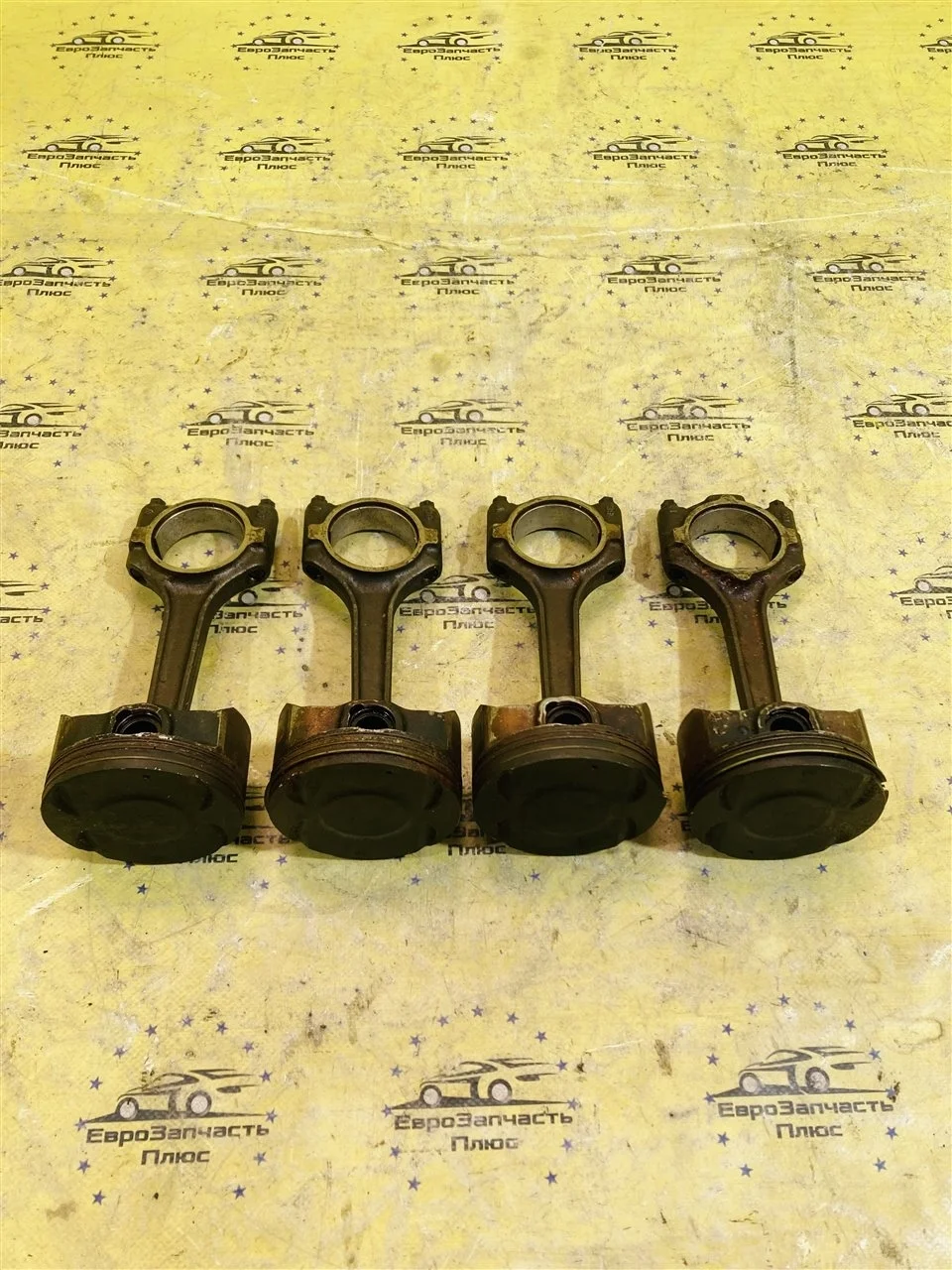 Шатун с поршнем Chevrolet Cruze 96476296 J300 F18D4