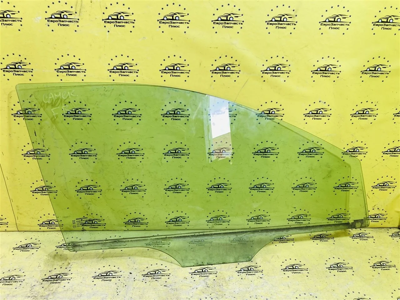 Стекло двери SsangYong Actyon New 7238634011 CK, переднее правое
