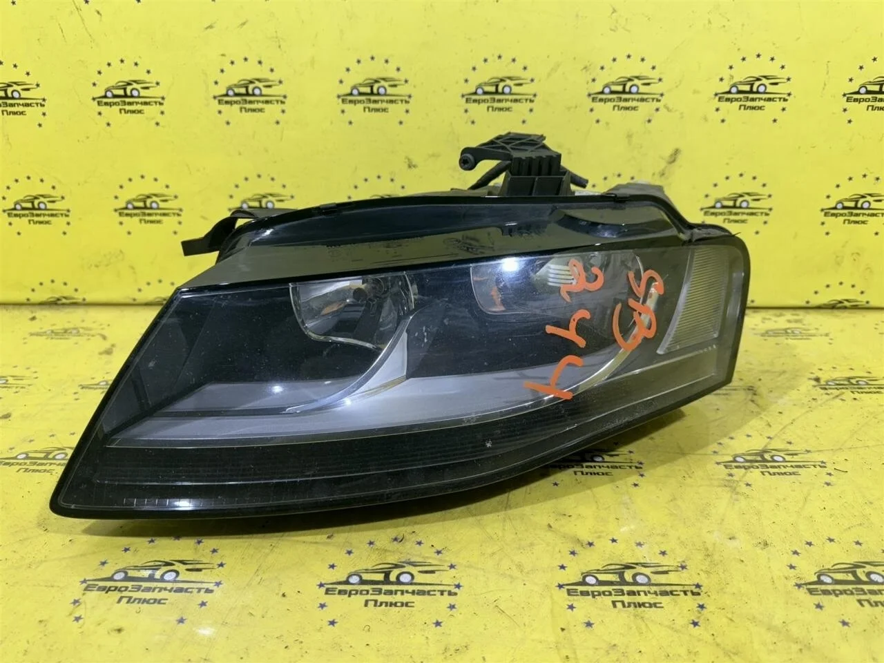 Фара Audi A4 8K0941003 B8, передняя левая
