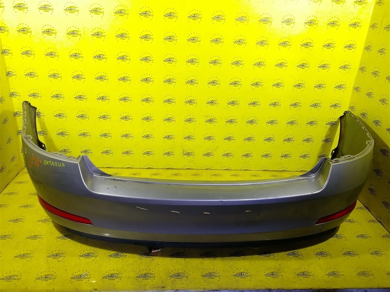 Бампер Skoda Octavia A7 5E5807421 5E, задний