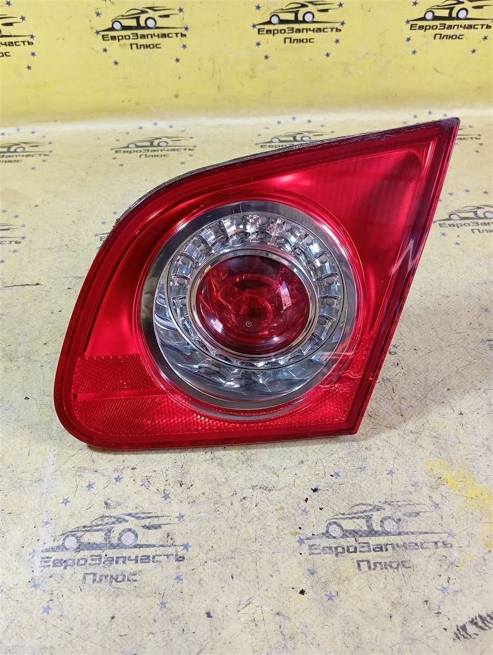 Фонарь крышки багажника Volkswagen Passat B6 3C9945094, задний правый