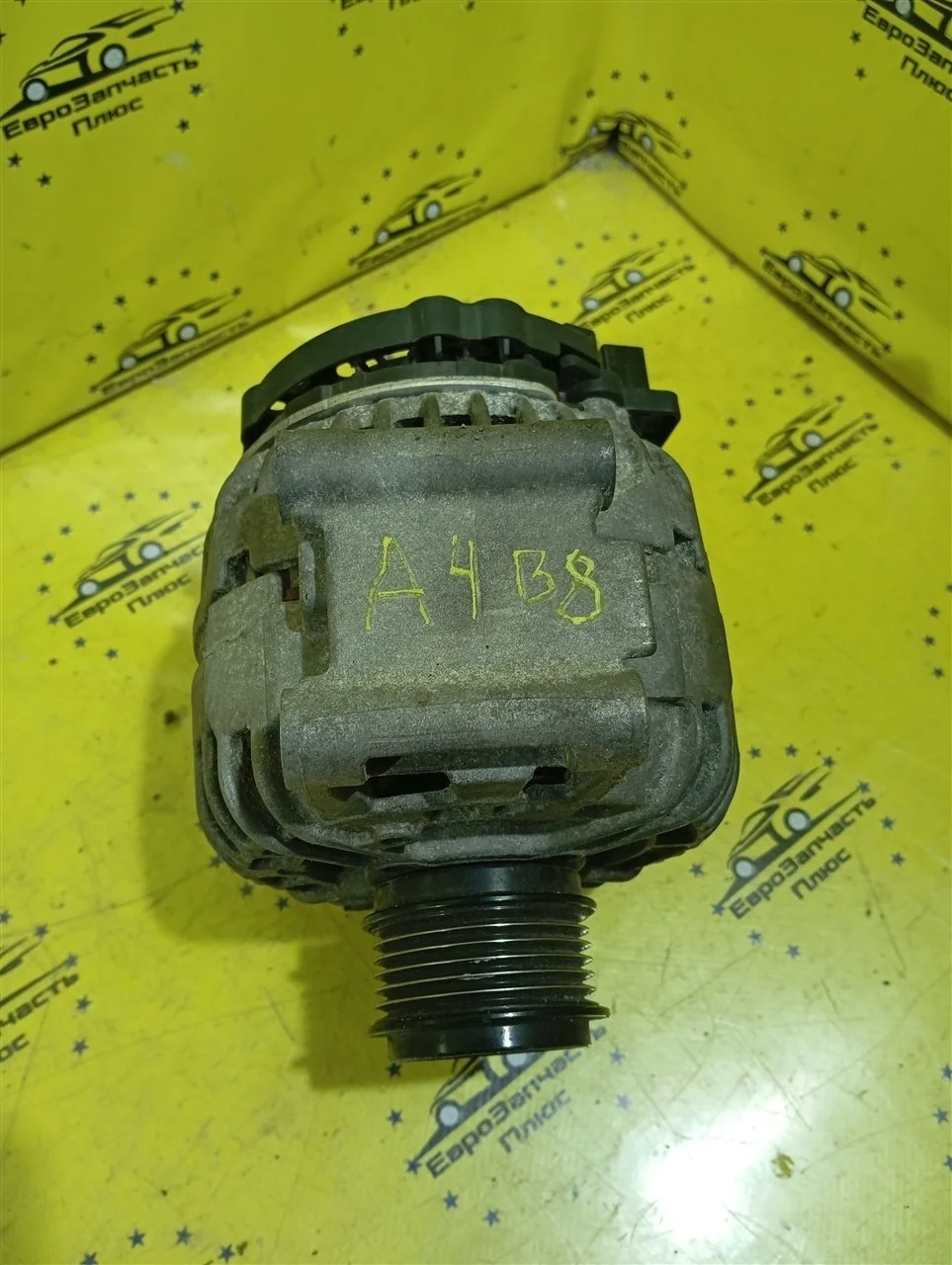 Генератор Audi A4 06H903016L B8
