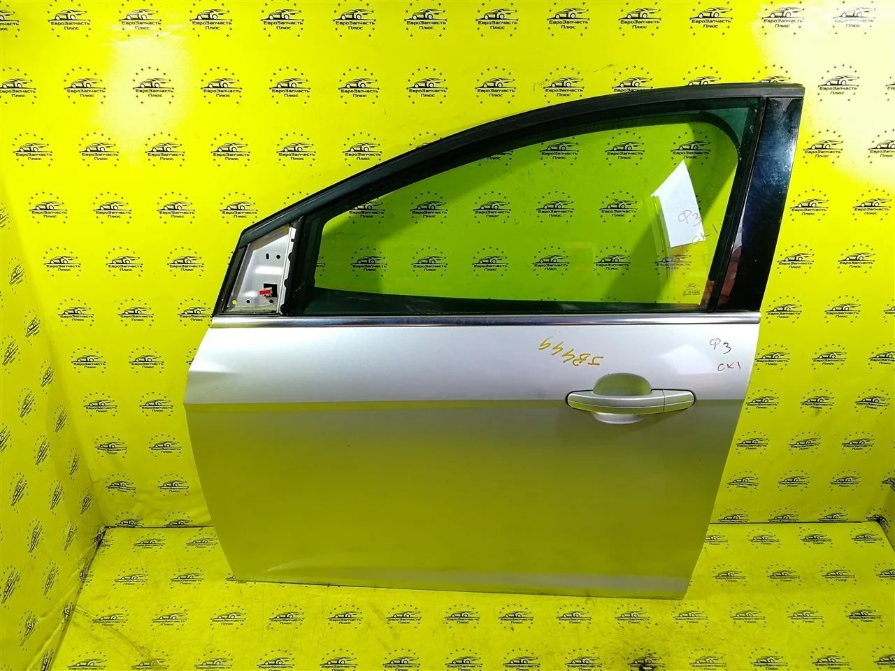 Дверь Ford Focus 3 1706279, передняя левая