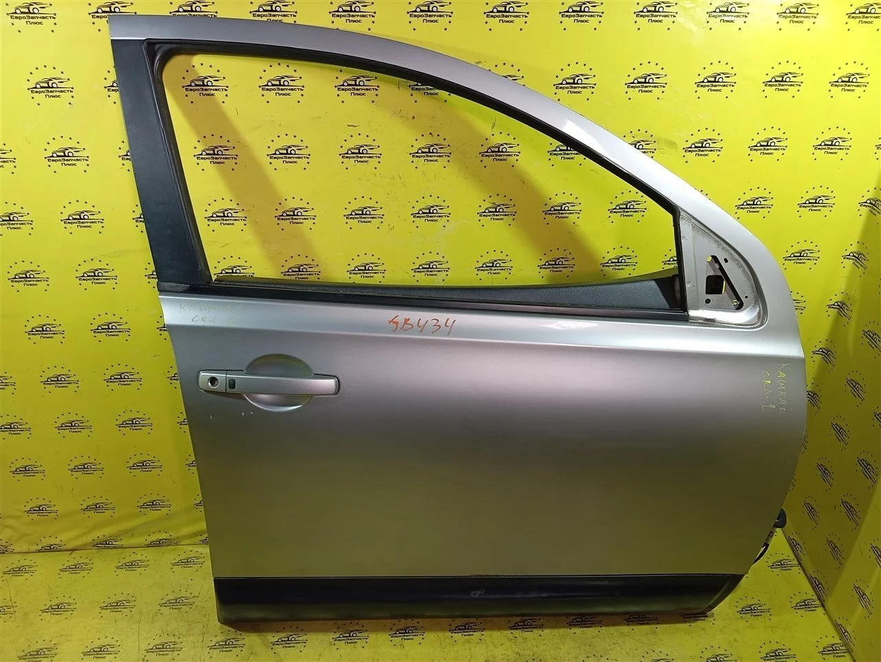 Дверь Nissan Qashqai H0100JD0MD J10, передняя правая