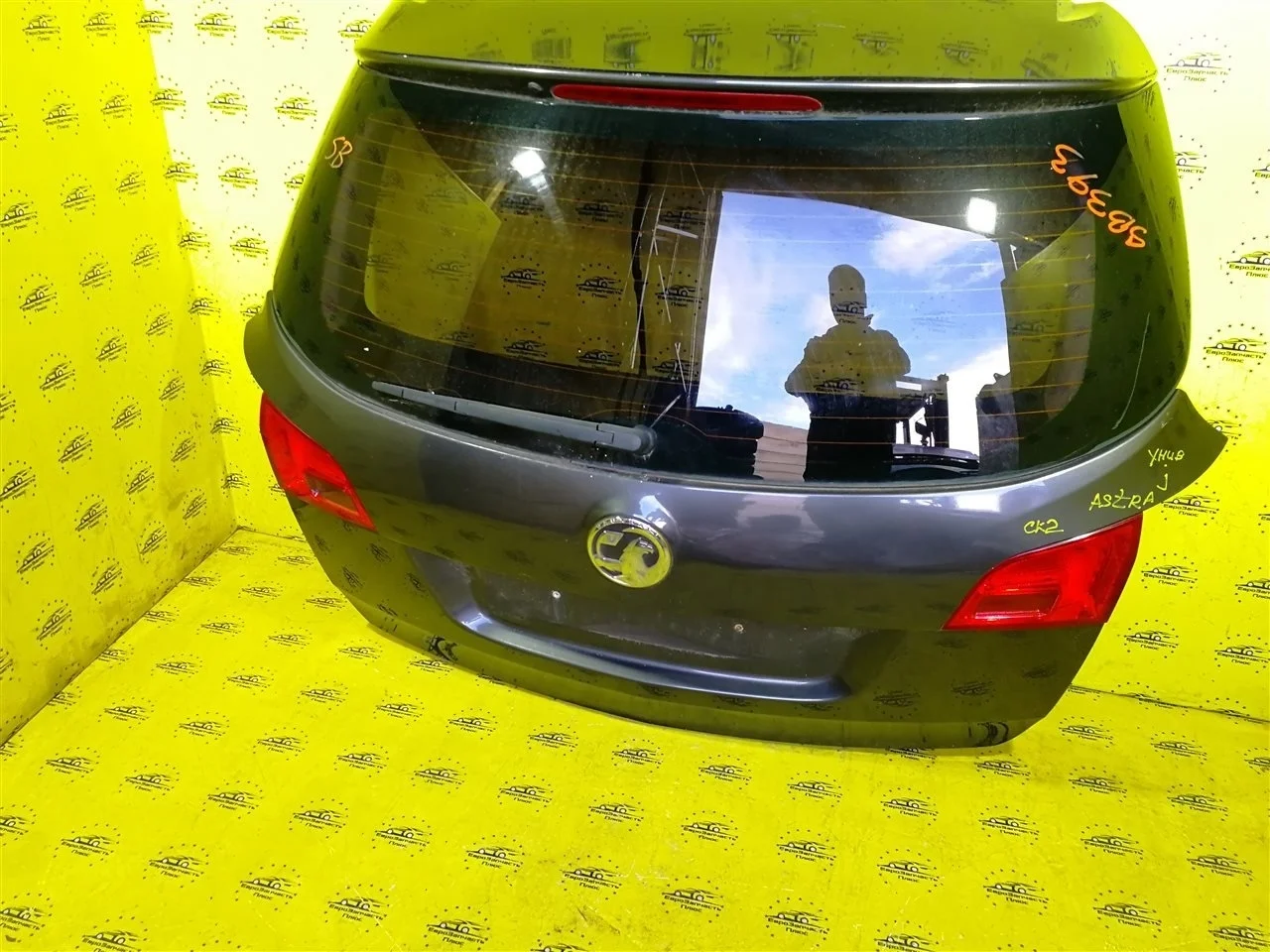 Крышка багажника Opel Astra 13301585 J