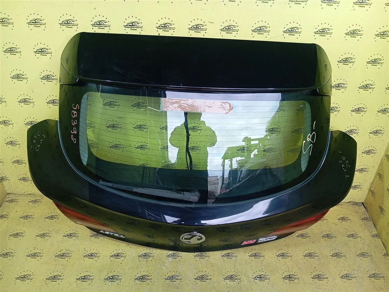 Крышка багажника Opel Astra J GTC 13371615